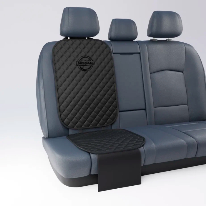 Подкладки под бустер Подкладка под бустер с вышивкой Nissan (Черная)